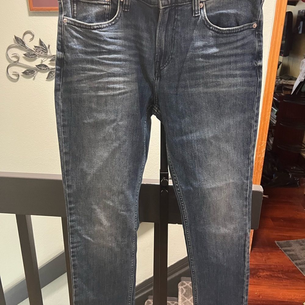 NWOT Men’s 32 x 32 Calvin Klein Blue Jeans
#141 - Picture 5 of 5